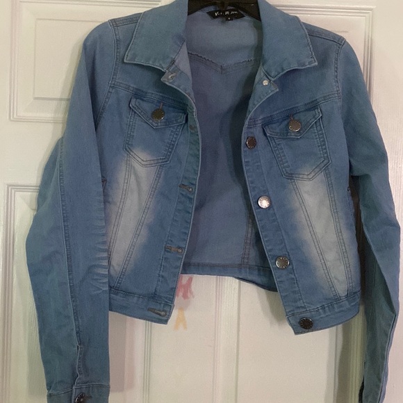 I am selling this jacket size woman S worn a few times - Picture 3 of 4